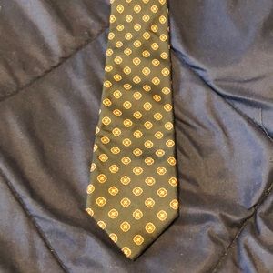 Paul Stuart, Hand made, 100% Silk Necktie.